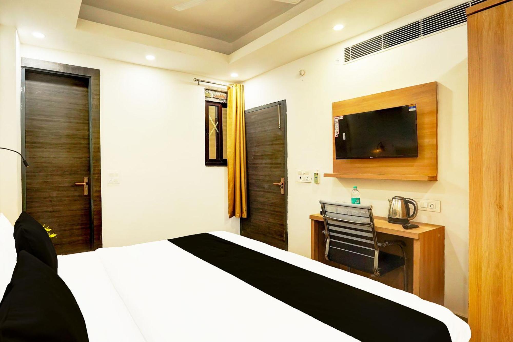 Hotel Super Townhouse Sector 104 Noida Extérieur photo