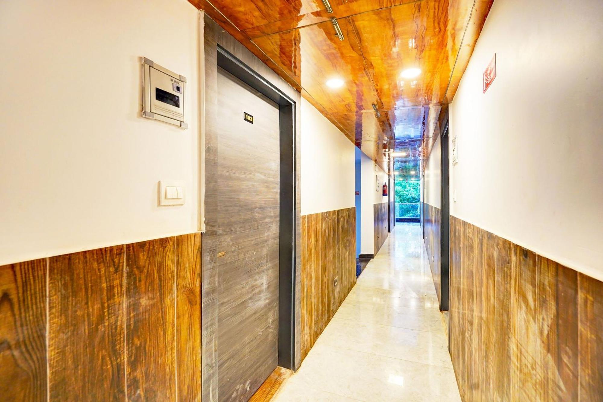 Hotel Super Townhouse Sector 104 Noida Extérieur photo