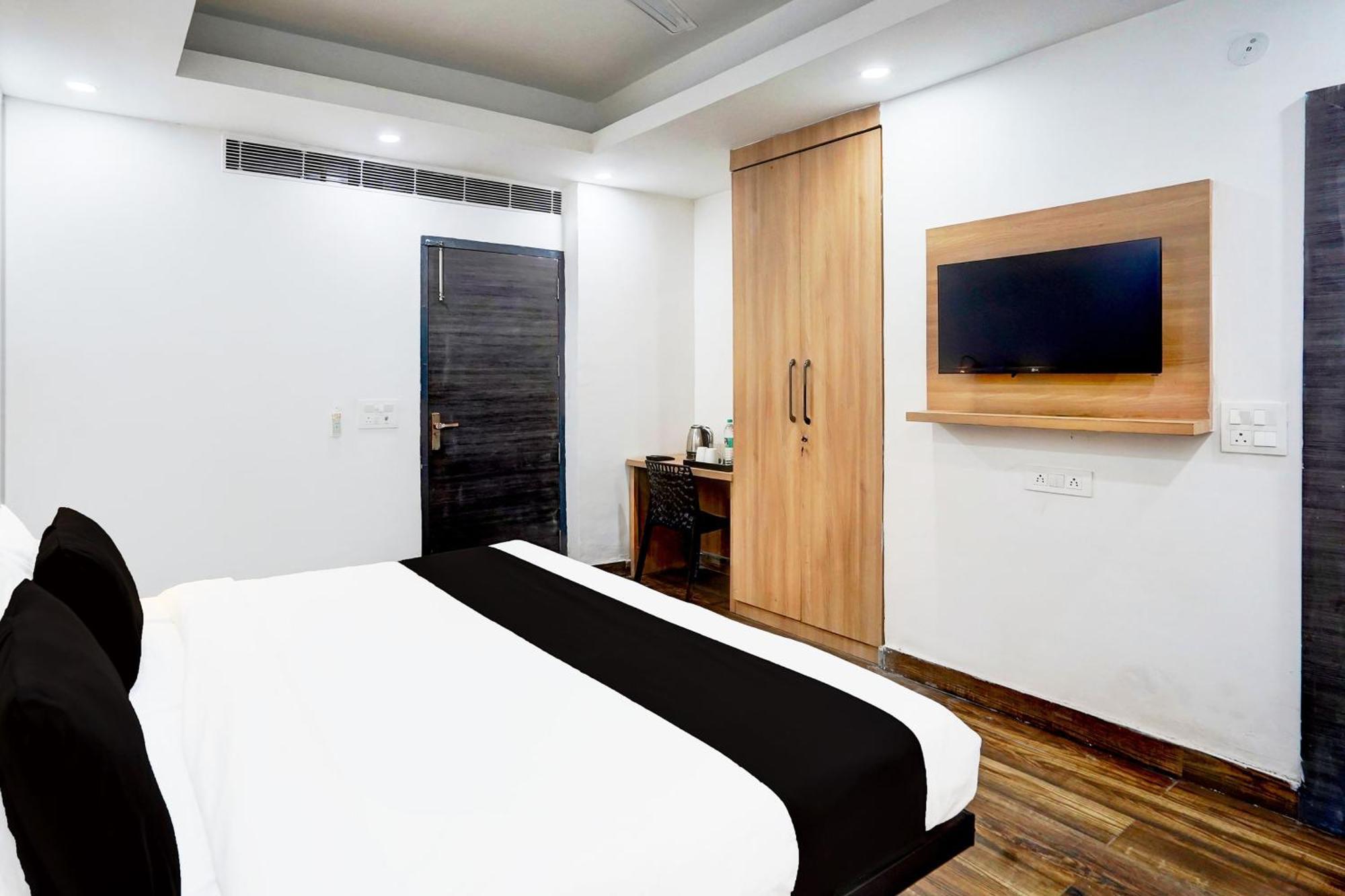 Hotel Super Townhouse Sector 104 Noida Extérieur photo