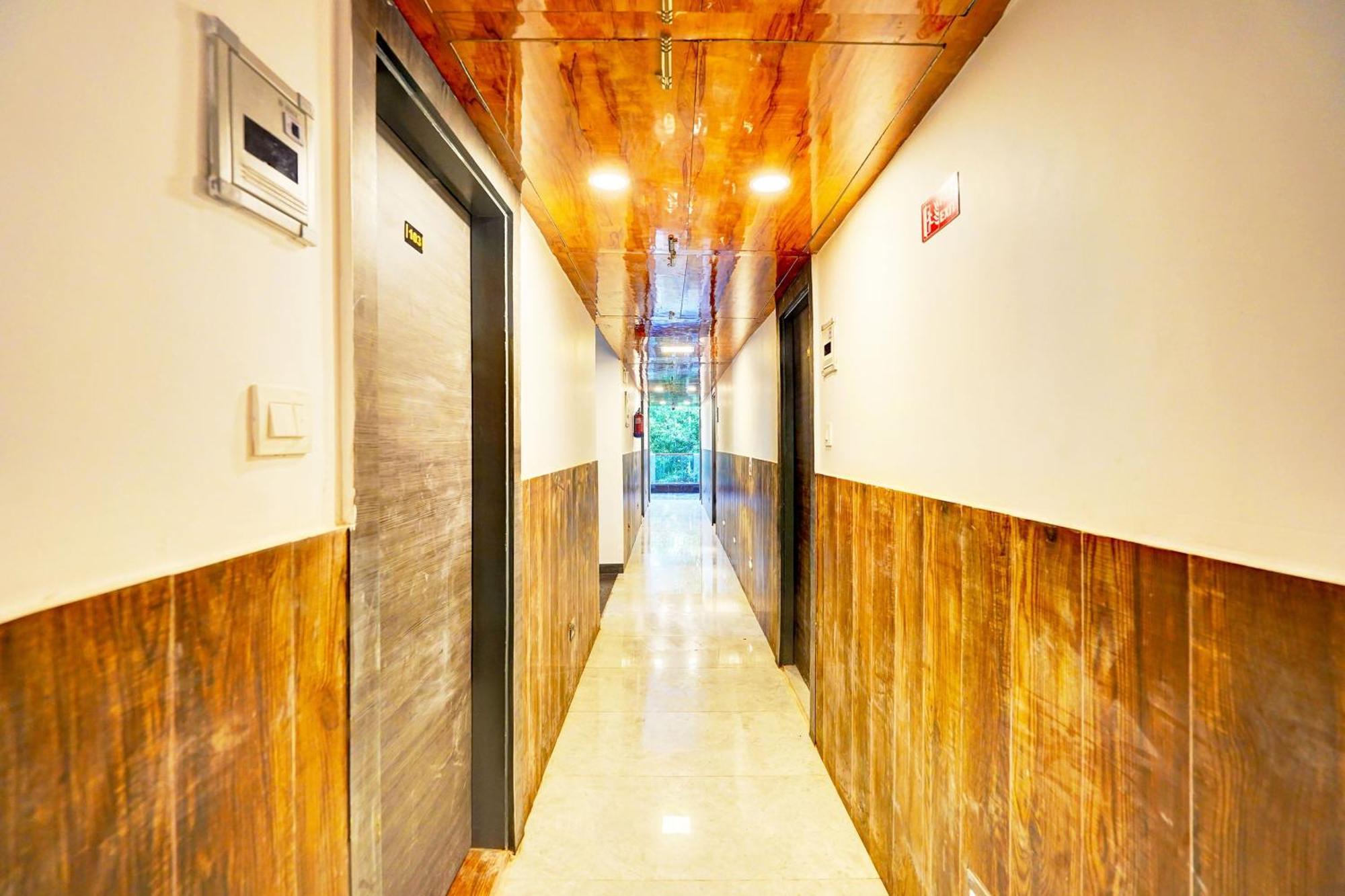 Hotel Super Townhouse Sector 104 Noida Extérieur photo
