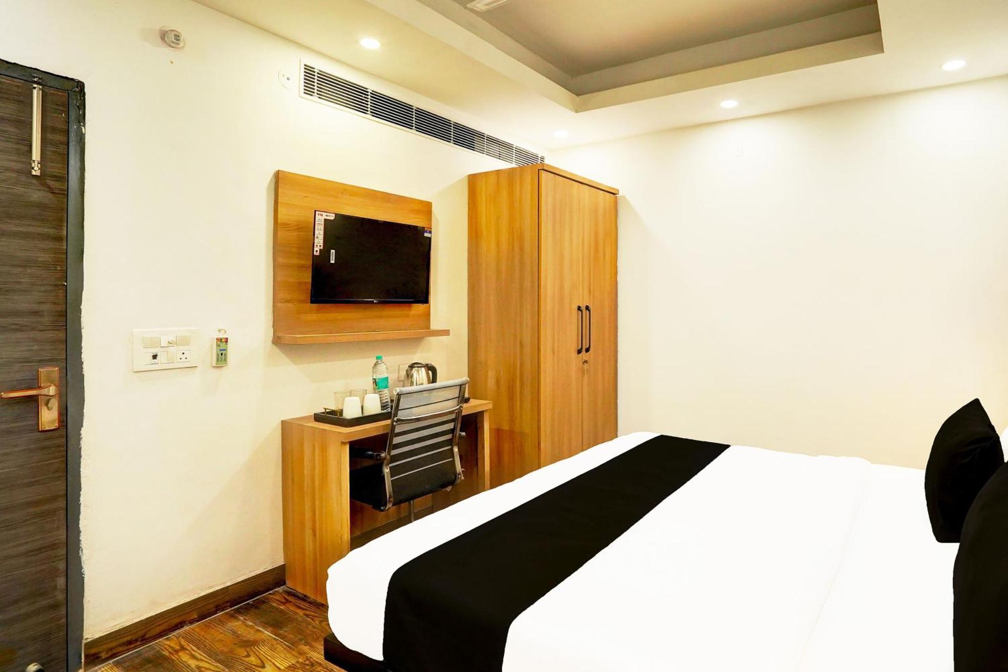 Hotel Super Townhouse Sector 104 Noida Extérieur photo